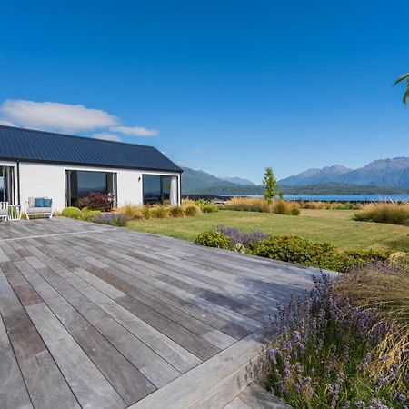 Lake House - Te Anau Holiday Home Екстер'єр фото