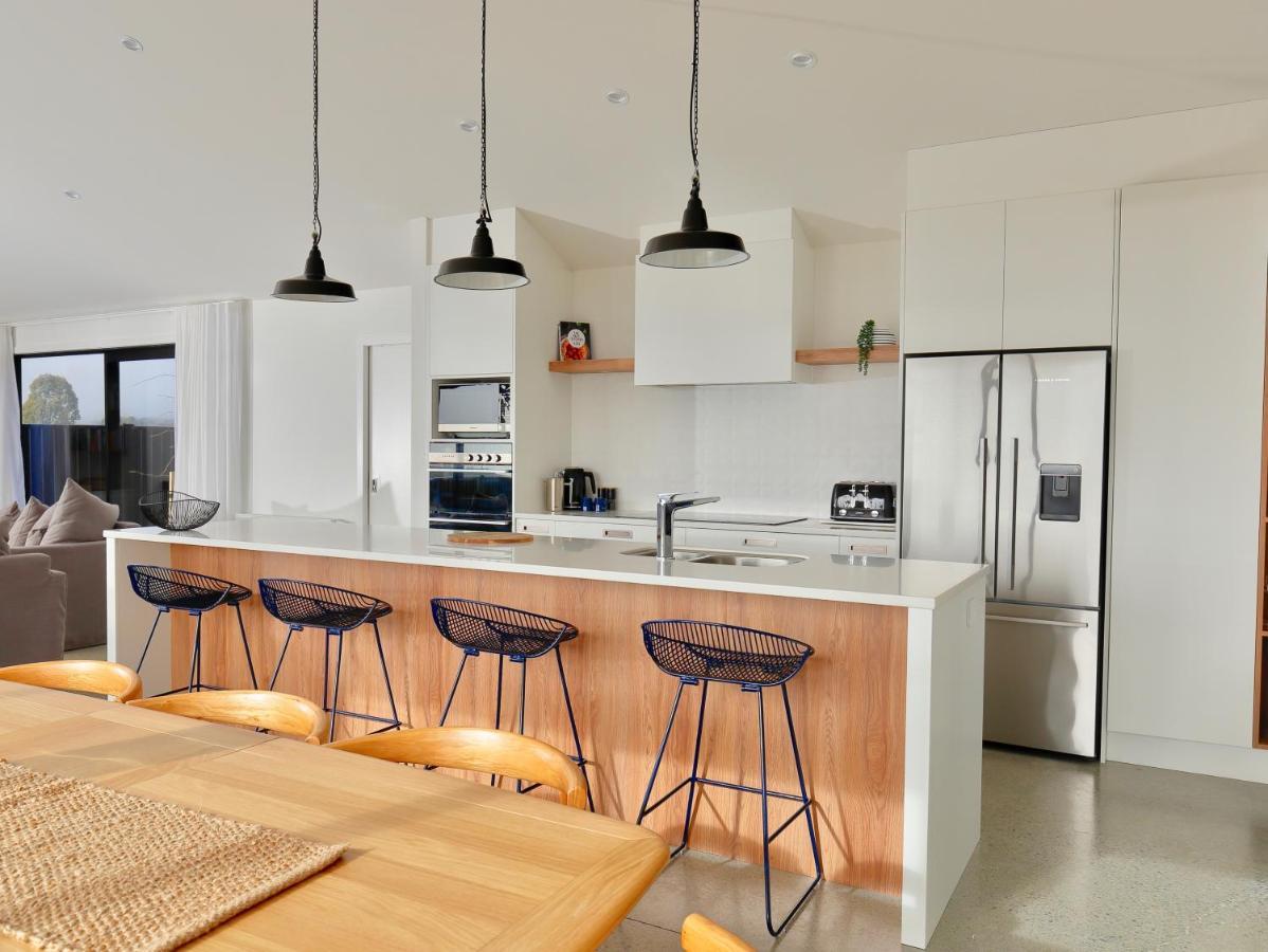 Lake House - Te Anau Holiday Home Екстер'єр фото