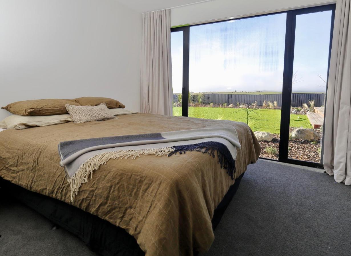 Lake House - Te Anau Holiday Home Екстер'єр фото