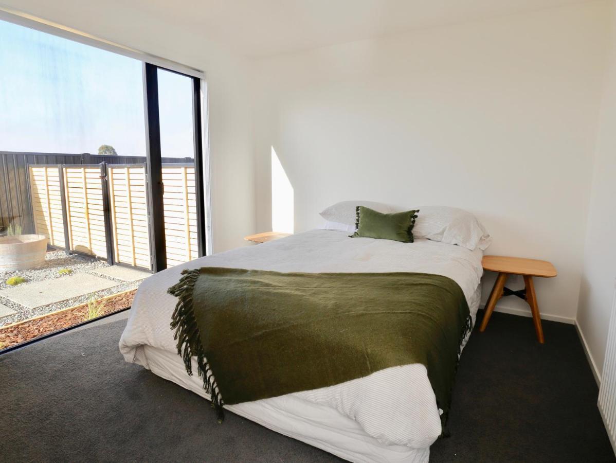 Lake House - Te Anau Holiday Home Екстер'єр фото
