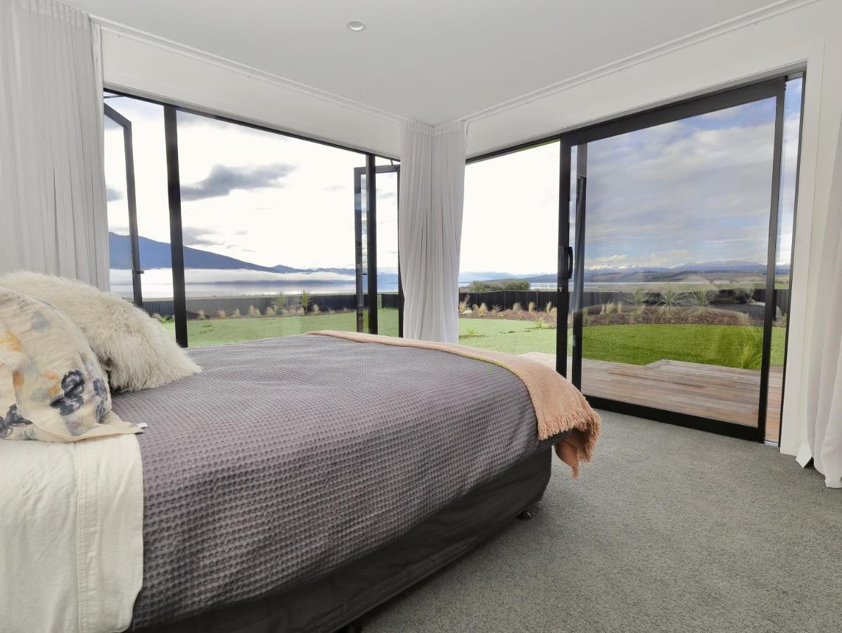 Lake House - Te Anau Holiday Home Екстер'єр фото