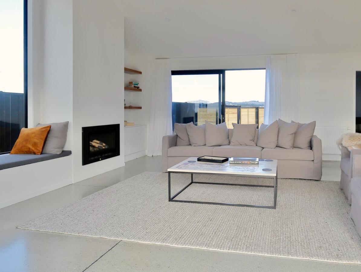 Lake House - Te Anau Holiday Home Екстер'єр фото