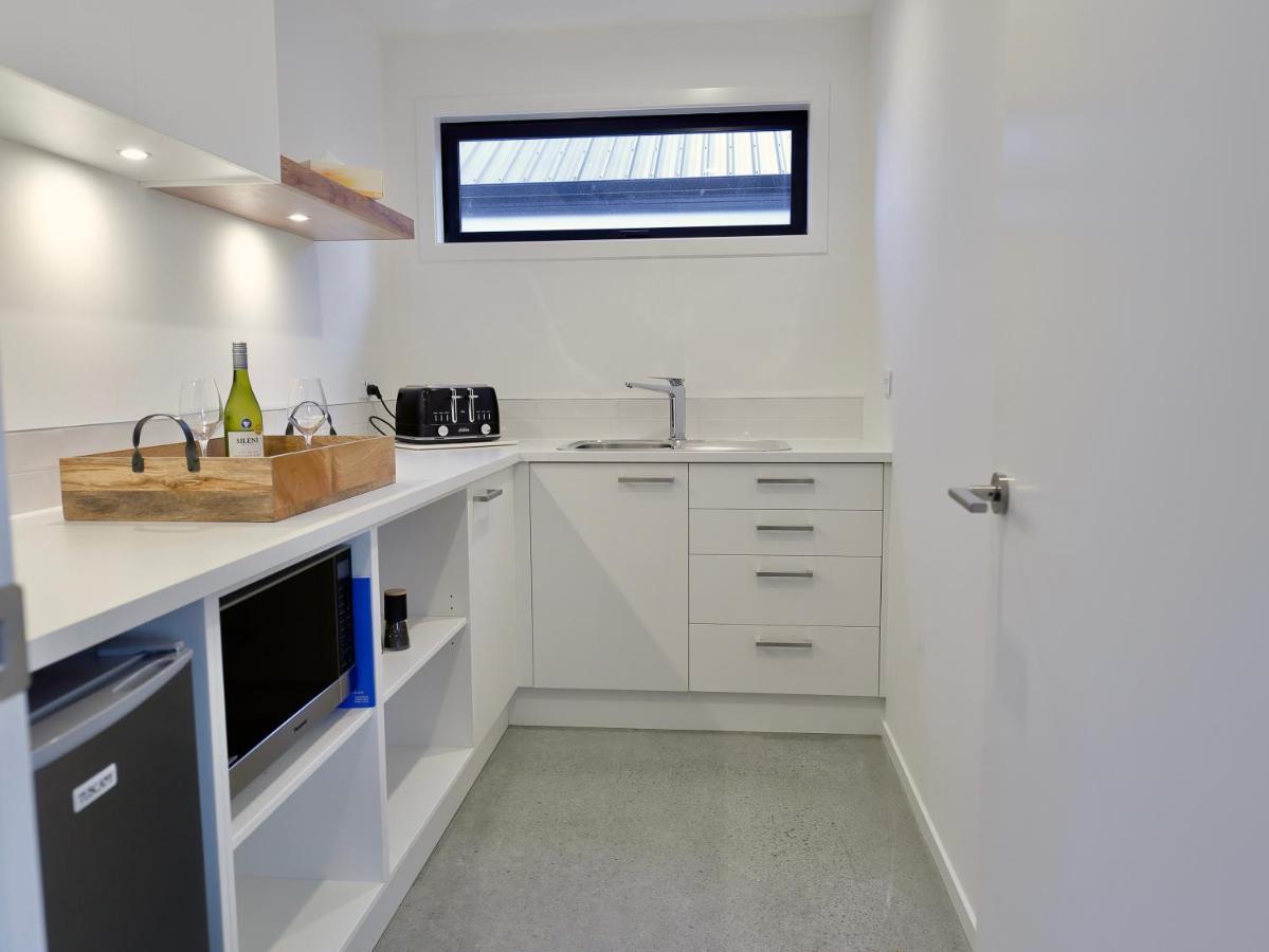 Lake House - Te Anau Holiday Home Екстер'єр фото