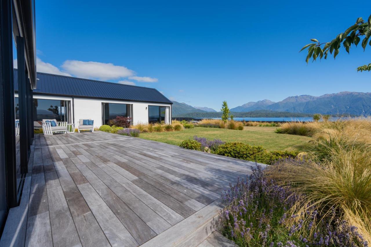 Lake House - Te Anau Holiday Home Екстер'єр фото
