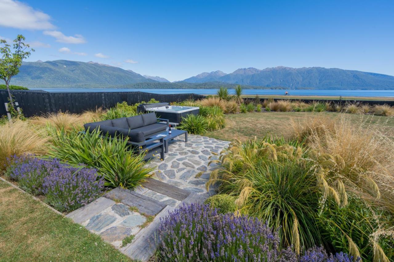 Lake House - Te Anau Holiday Home Екстер'єр фото