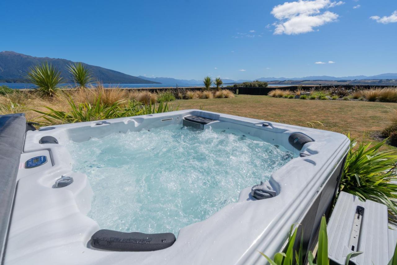 Lake House - Te Anau Holiday Home Екстер'єр фото