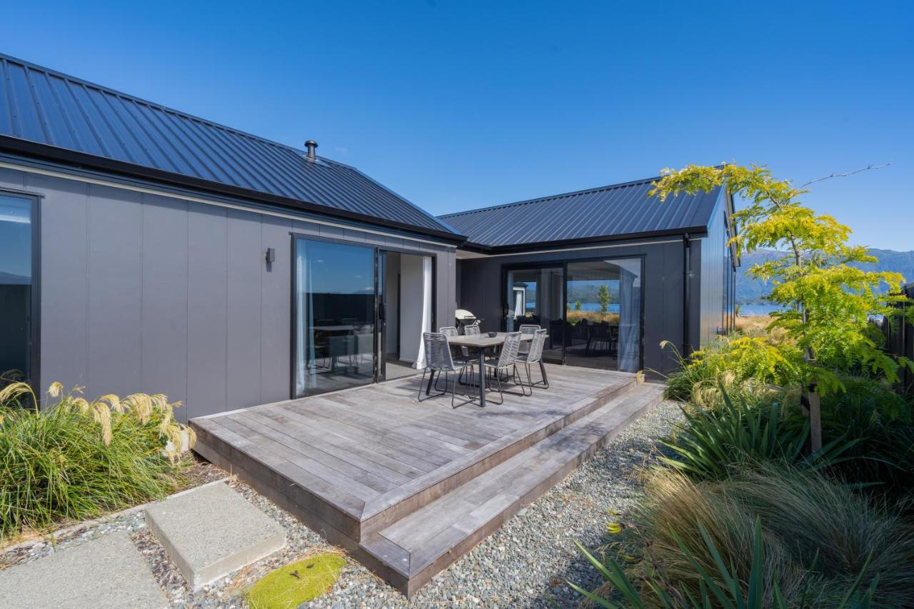 Lake House - Te Anau Holiday Home Екстер'єр фото